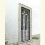 Grille ouvrante porte